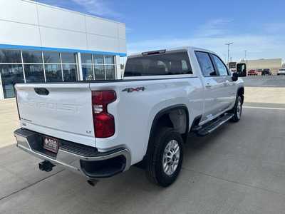2024 Chevrolet 2500 Crew Cab, $51577. Photo 5