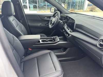 2025 Chevrolet Equinox, $34745. Photo 10