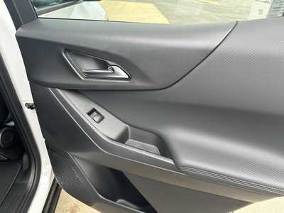2025 Chevrolet Equinox, $34745. Photo 11