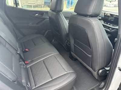 2025 Chevrolet Equinox, $34745. Photo 12