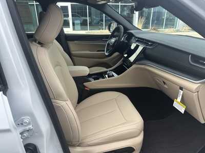 2025 Jeep Grand Cherokee L, $50000. Photo 10