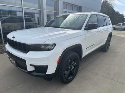 2025 Jeep Grand Cherokee L, $50000. Photo 2