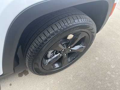 2025 Jeep Grand Cherokee L, $50000. Photo 8