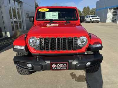 2025 Jeep Gladiator, $41885. Photo 3