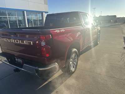 2020 Chevrolet 1500 Crew Cab, $35999. Photo 3