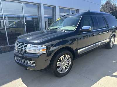 2014 Lincoln Navigator, $18900. Photo 2