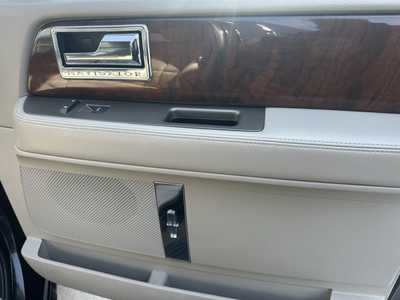 2014 Lincoln Navigator, $18900. Photo 9