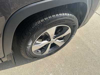 2019 Jeep Cherokee, $21949. Photo 6
