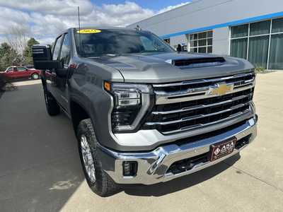 2025 Chevrolet 3500 Crew Cab, $81500. Photo 4