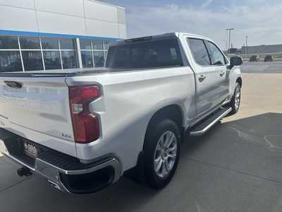 2022 Chevrolet 1500 Crew Cab, $46999. Photo 3