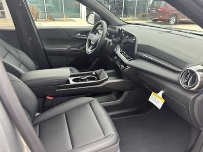 2025 Chevrolet Equinox, $34745. Photo 10