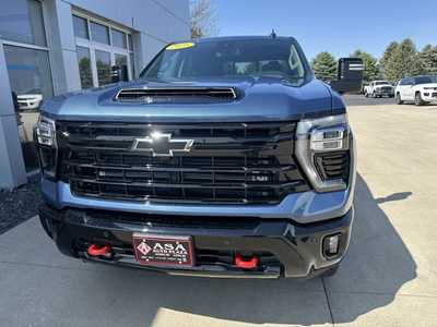 2025 Chevrolet 2500 Crew Cab, $76230. Photo 3