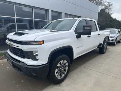 2025 Chevrolet 2500 Crew Cab, $. Photo 2
