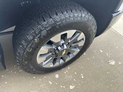 2025 Chevrolet 2500 Crew Cab, $. Photo 9