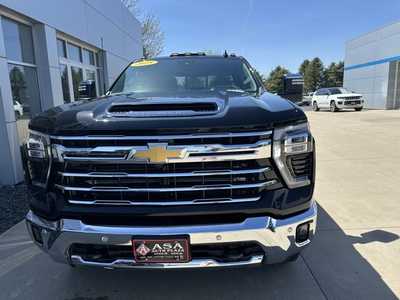 2025 Chevrolet 3500 Crew Cab, $. Photo 3