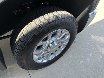 2025 Chevrolet 3500 Crew Cab, $. Photo 7