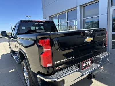 2025 Chevrolet 3500 Crew Cab, $. Photo 9