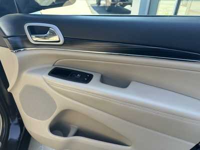 2020 Jeep Grand Cherokee, $25755. Photo 7