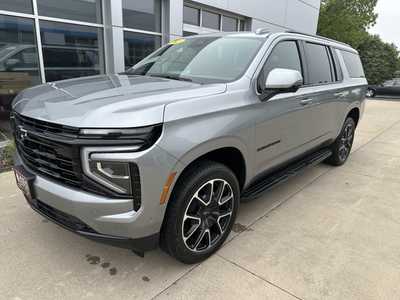 2025 Chevrolet Suburban, $79325. Photo 2