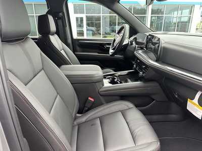 2025 Chevrolet Suburban, $79325. Photo 9