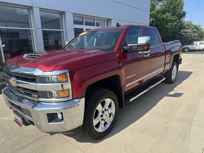 2018 Chevrolet 2500 Crew Cab, $. Photo 2