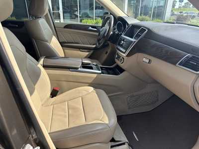 2016 Mercedes-Benz GL-Class, $. Photo 10