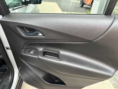 2020 Chevrolet Equinox, $14987. Photo 11