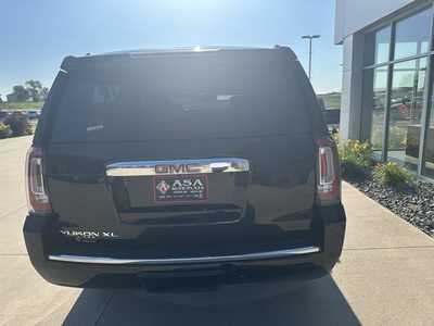 2017 GMC Yukon XL, $29250. Photo 4