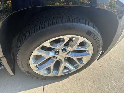 2017 GMC Yukon XL, $29250. Photo 8