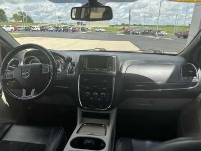 2019 Dodge Caravan, Grand, $14987. Photo 12