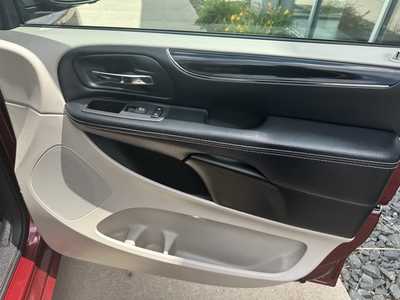 2019 Dodge Caravan, Grand, $14987. Photo 9