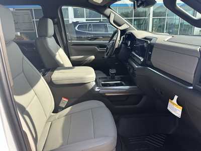 2025 Chevrolet 1500 Crew Cab, $62285. Photo 12
