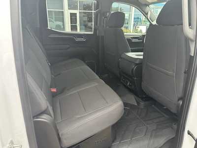 2024 Chevrolet 1500 Crew Cab, $44777. Photo 11