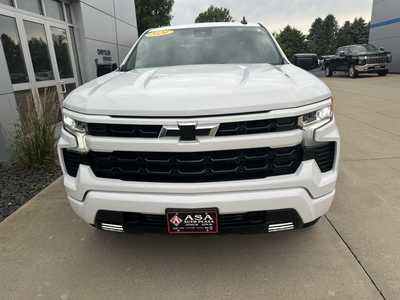 2024 Chevrolet 1500 Crew Cab, $44777. Photo 3