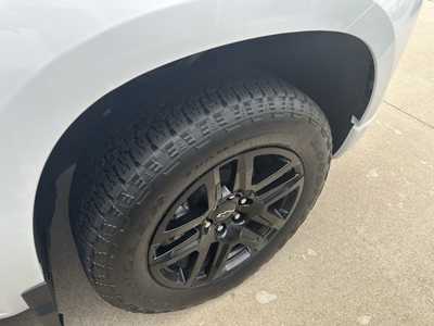 2024 Chevrolet 1500 Crew Cab, $44777. Photo 9