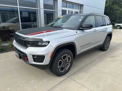 2022 Jeep Grand Cherokee, $33135. Photo 2