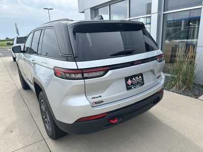 2022 Jeep Grand Cherokee, $33135. Photo 7