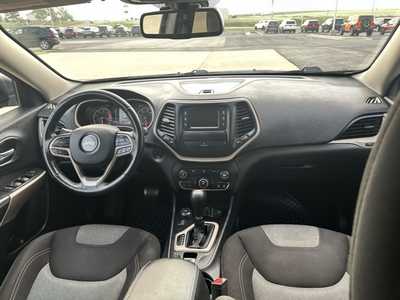 2017 Jeep Cherokee, $10885. Photo 11