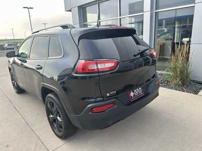 2017 Jeep Cherokee, $10885. Photo 5