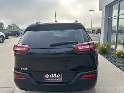 2017 Jeep Cherokee, $10885. Photo 6