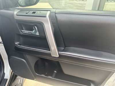 2015 Toyota 4Runner, $25777. Photo 7