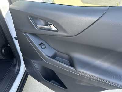 2026 Chevrolet Equinox, $35490. Photo 11
