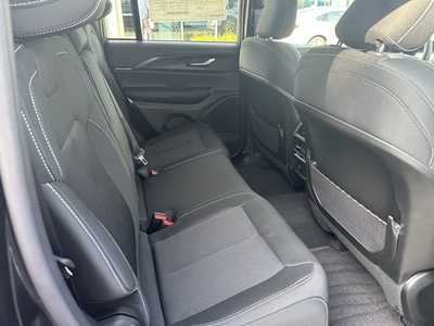 2025 Jeep Grand Cherokee, $40915. Photo 11