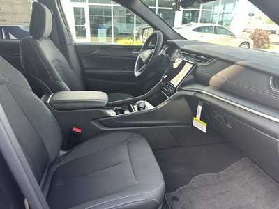 2025 Jeep Grand Cherokee, $40915. Photo 8