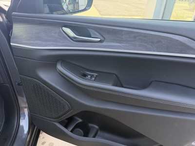 2025 Jeep Grand Cherokee, $54405. Photo 7