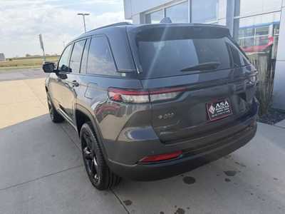 2025 Jeep Grand Cherokee, $54405. Photo 9