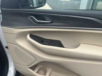 2025 Jeep Grand Cherokee, $53710. Photo 11