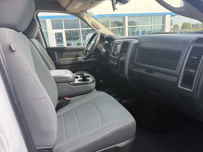 2017 RAM 3500 Crew Cab, $26900. Photo 9