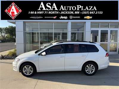 2016 Volkswagen Golf, $12595. Photo 1