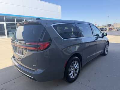 2024 Chrysler Pacifica, $42090. Photo 5